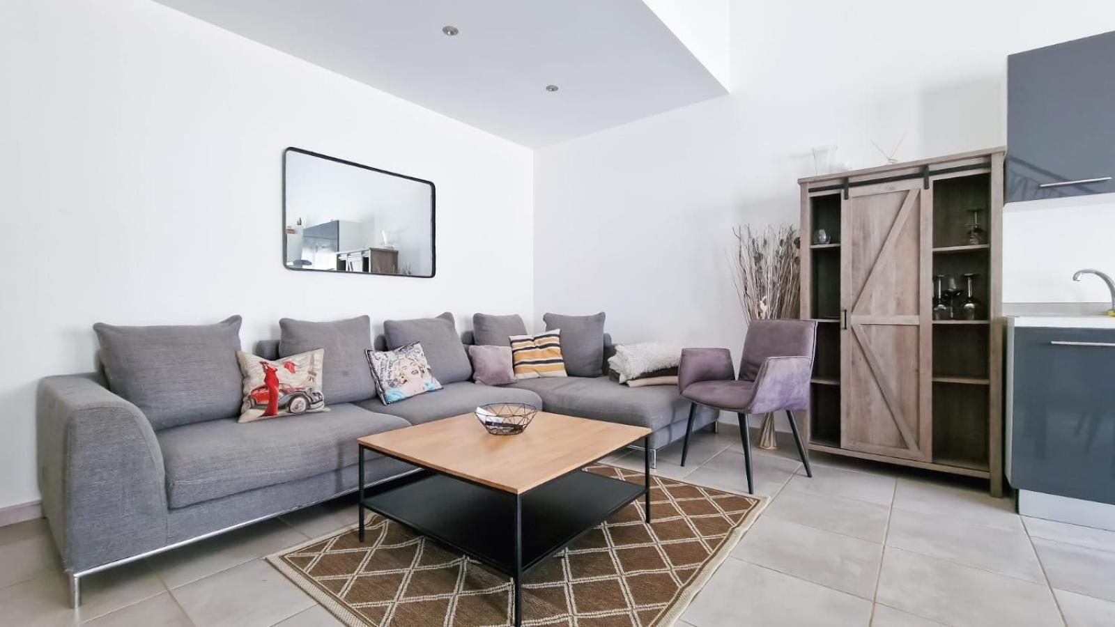Appartement Plein Centre Bernis Екстериор снимка