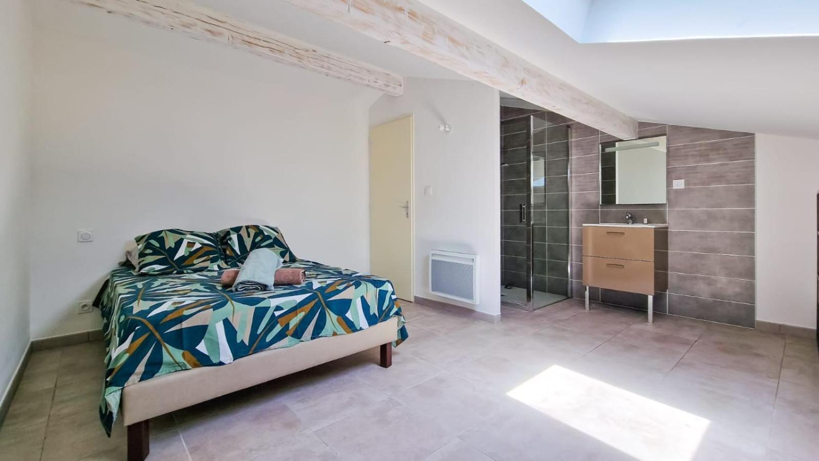 Appartement Plein Centre Bernis Екстериор снимка